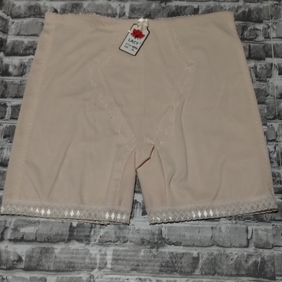 Women's Shapewear Shorts - Black and Cream - Picture 9 of 11